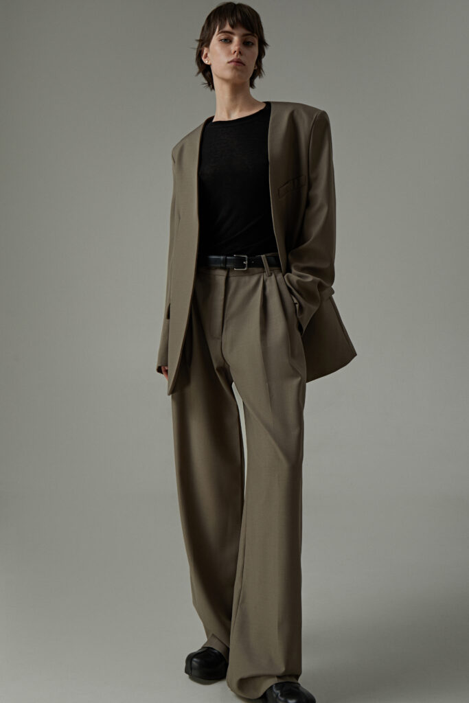 Double pleated trousers