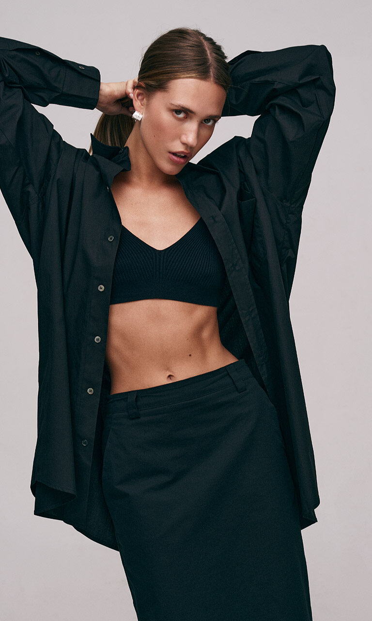 Strong shoulder shirt