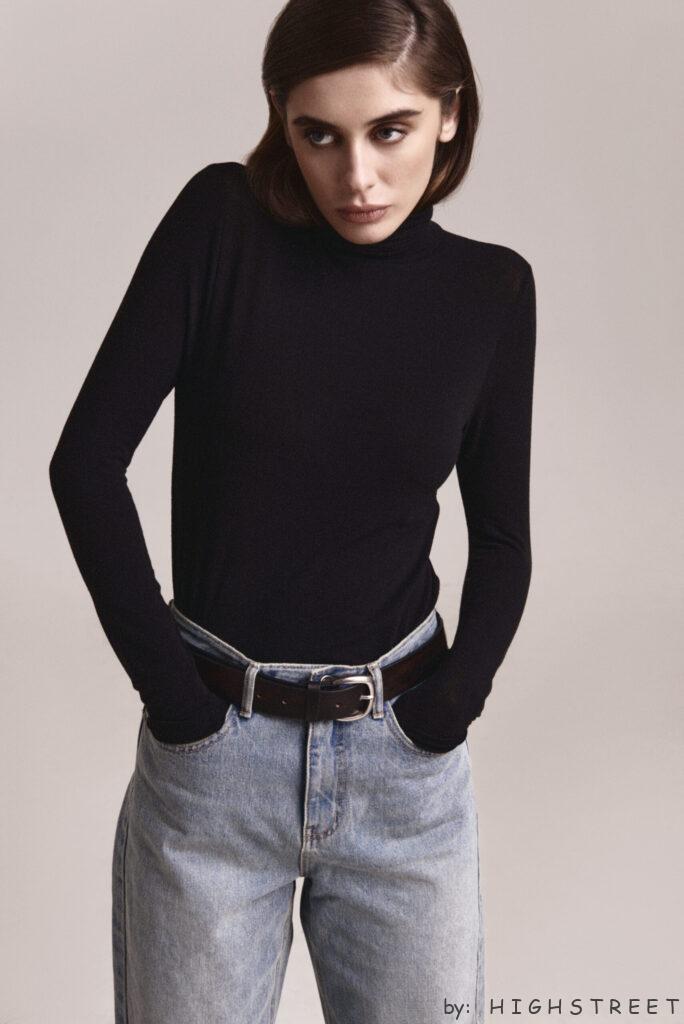 Wool blended turtleneck