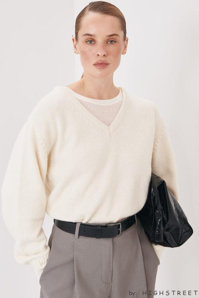 V-neck woolen jumper