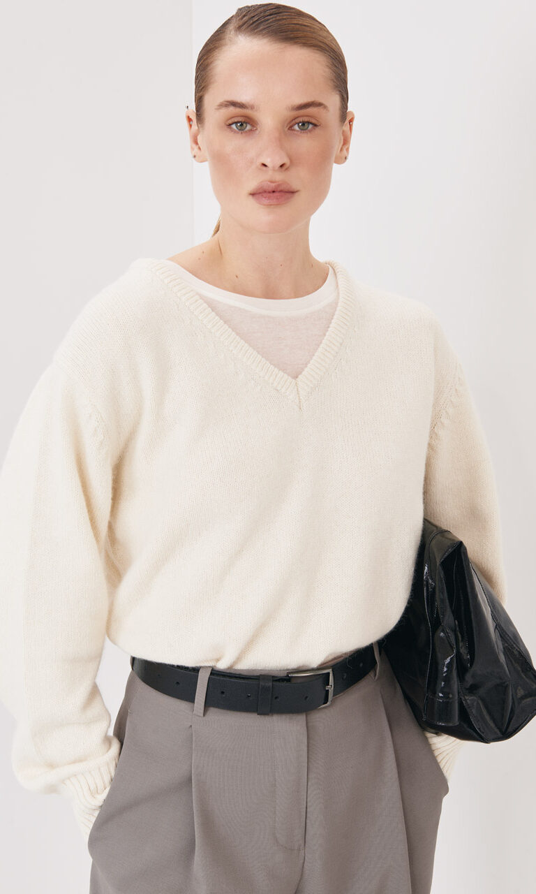 V-neck woolen jumper