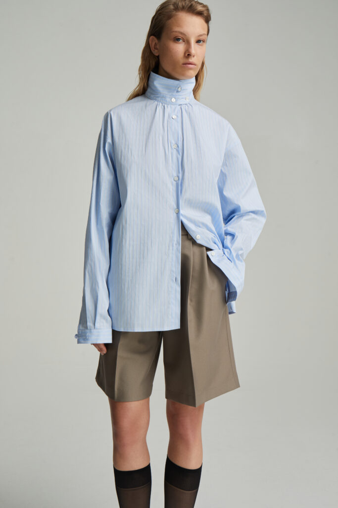 Stripped high collar shirt
