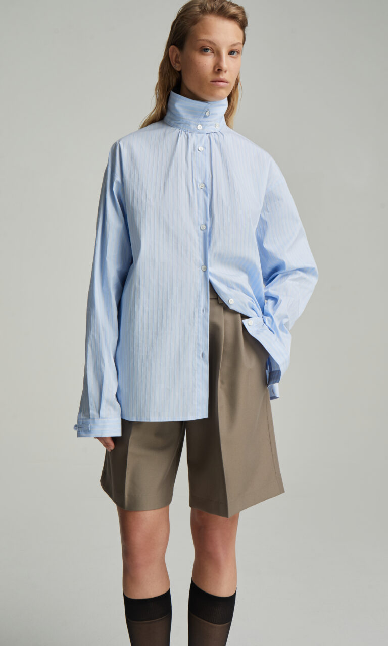 Stripped high collar shirt