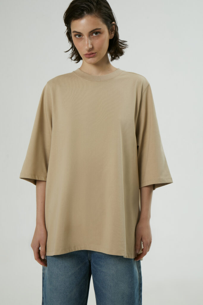 Open-back t-shirt