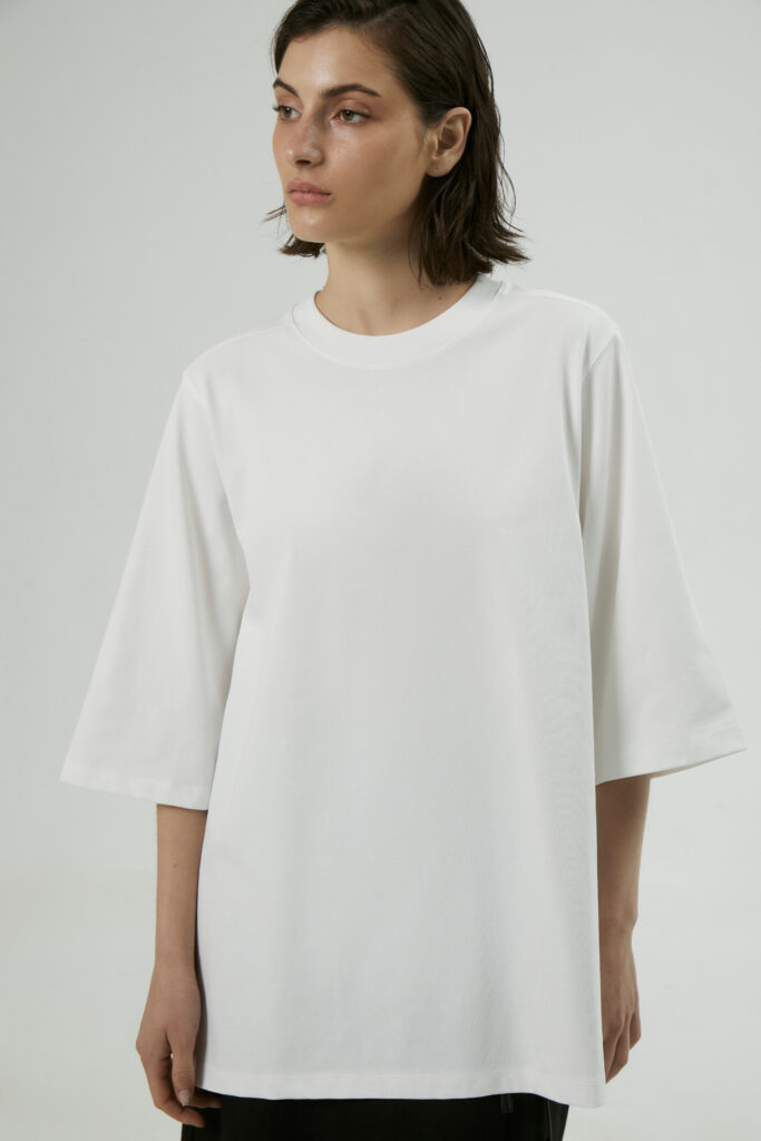 Open-back t-shirt