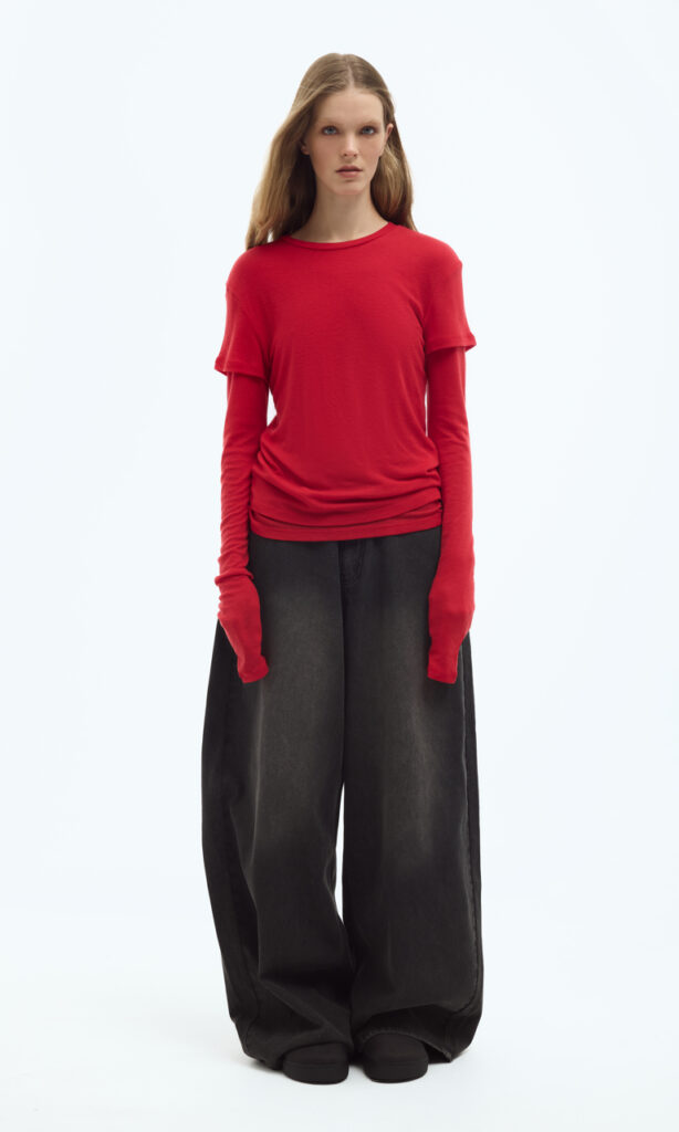 Exaggerated wide-leg jeans