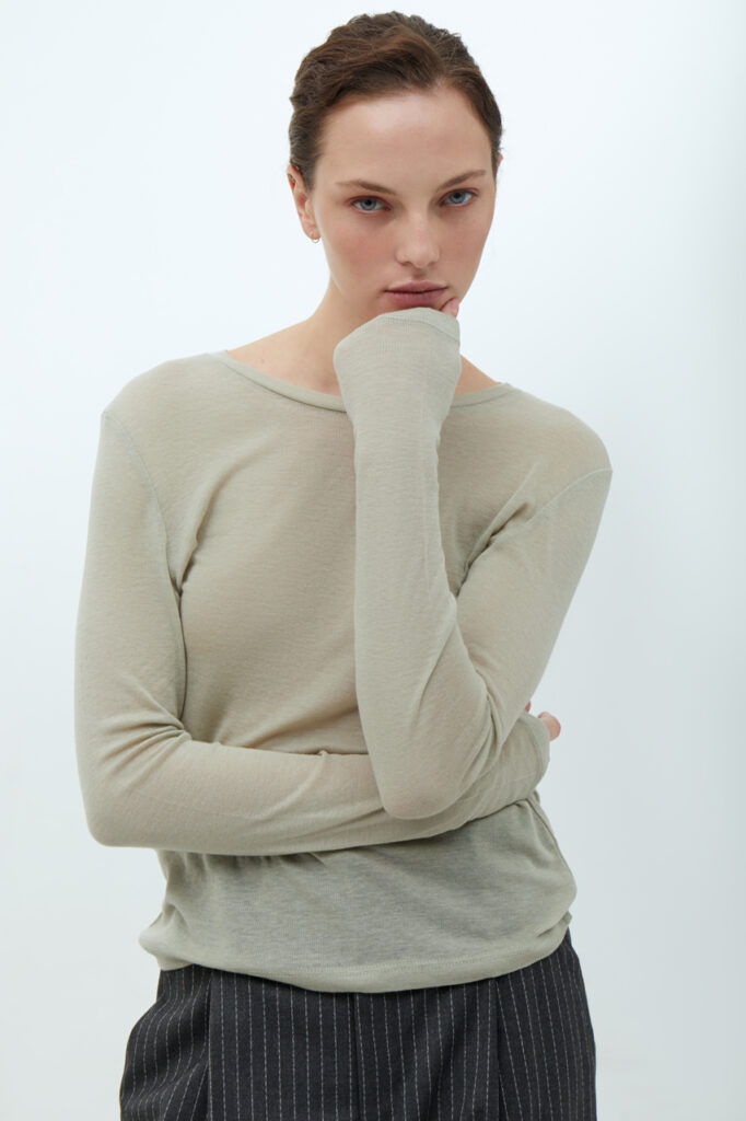 Crew neck wool and tencel top