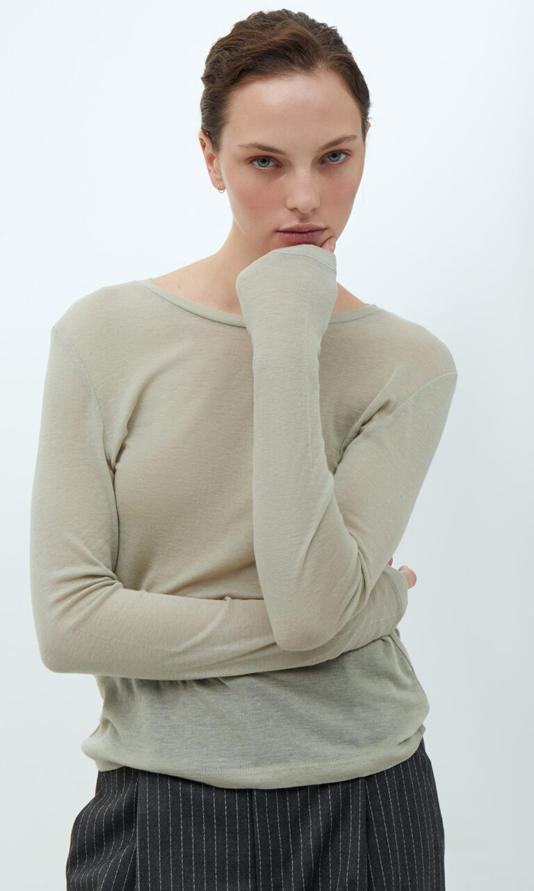 Crew neck wool and tencel top