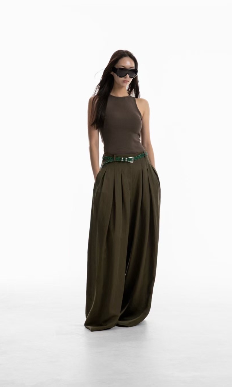 Pleat-front linen trousers