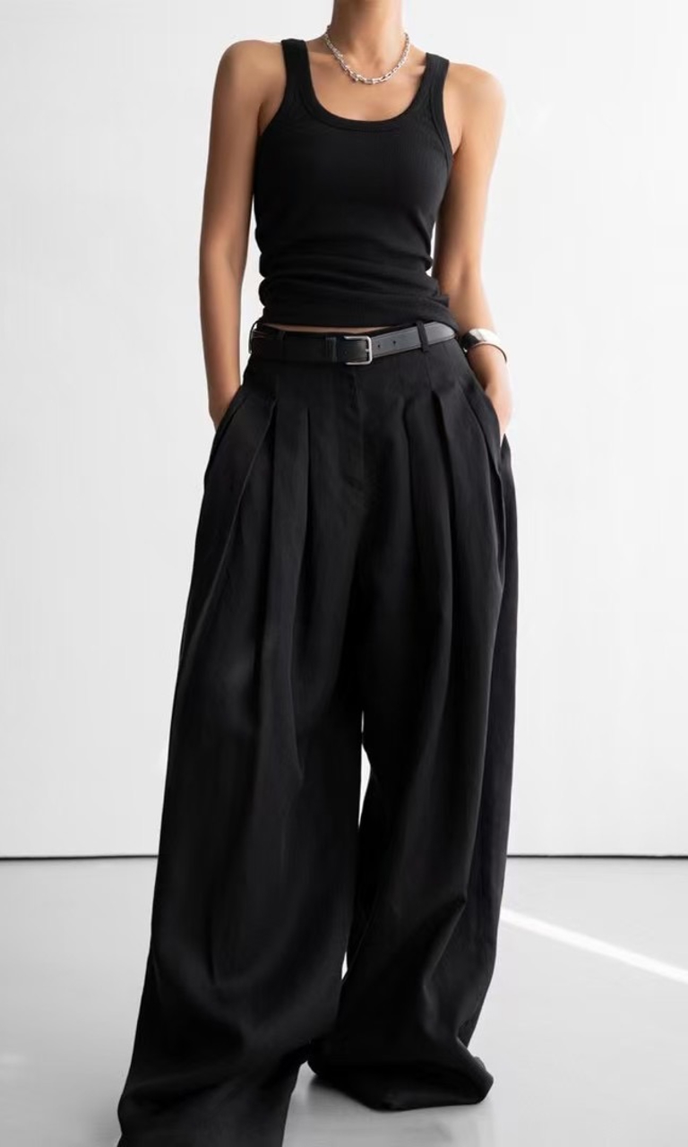 Pleat-front linen trousers