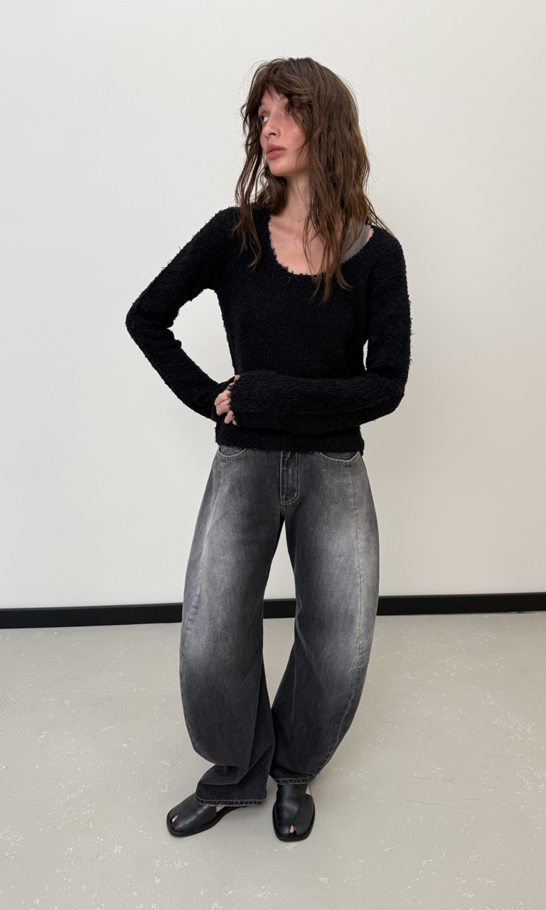 Low-rise cocoon leg jeans