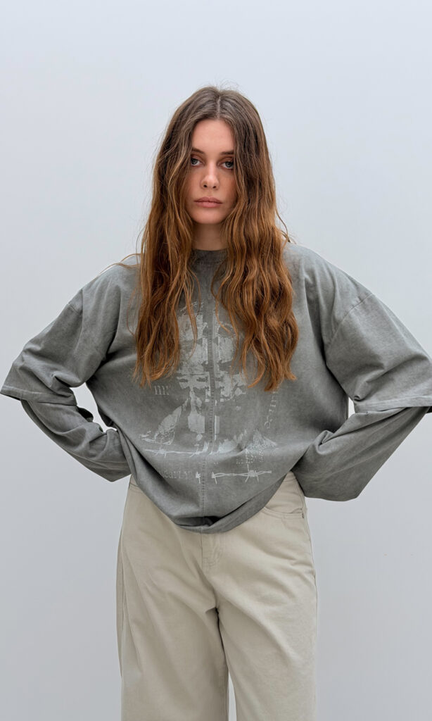Double sleeve sweatshirt
