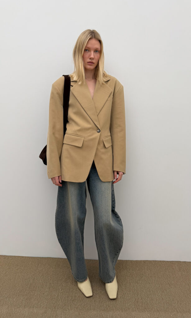 Waist-cinch blazer