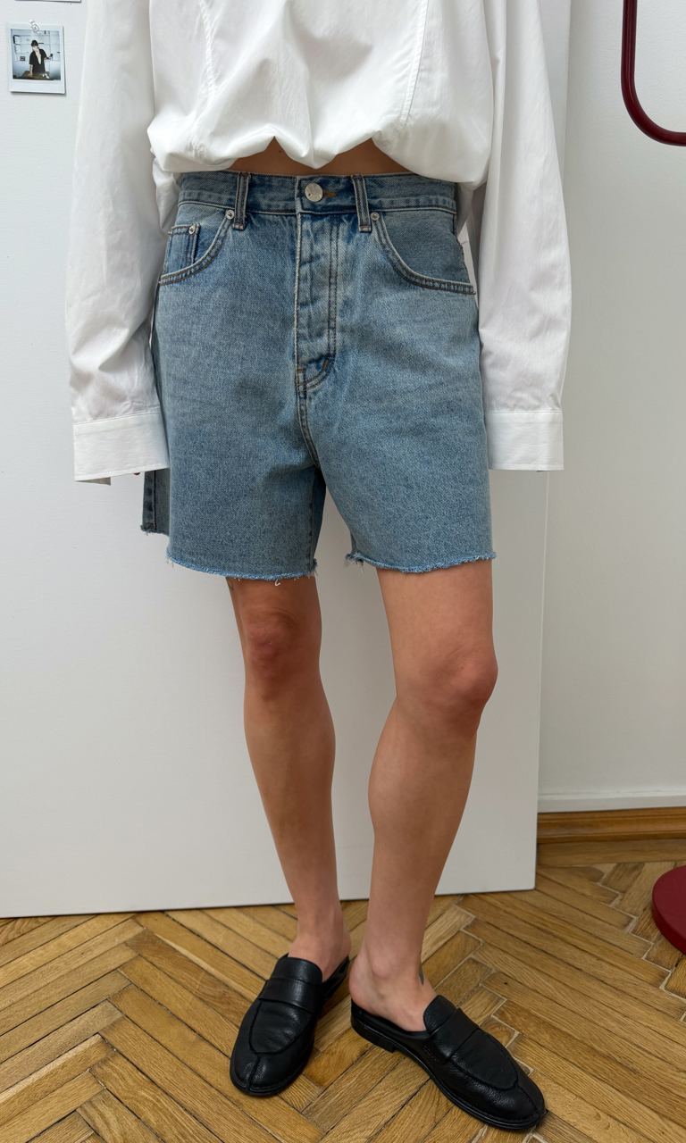 Mid-rise denim shorts