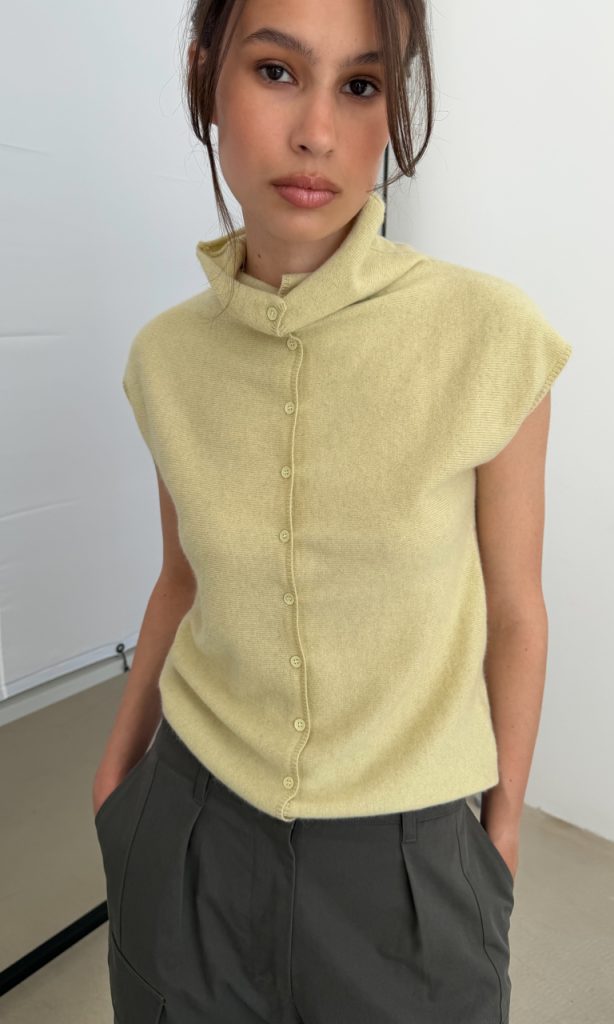 Fine wool sleeveless top